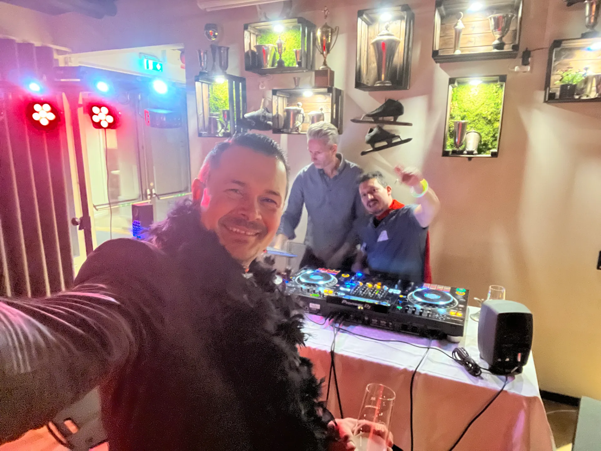 DJ och Glada kollegor